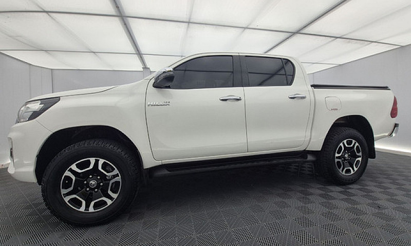 Toyota  Hilux 2.8 At...