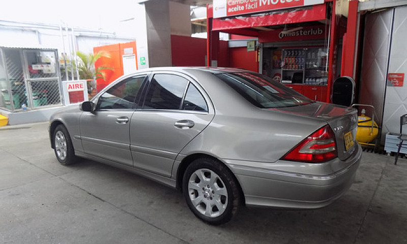 Mercedes-Benz Clase ...