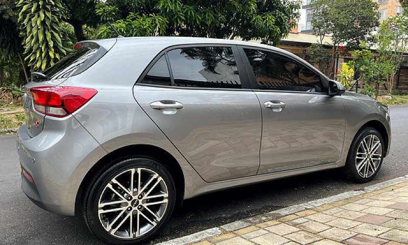 Kia Rio 1.4 Vibrant ...