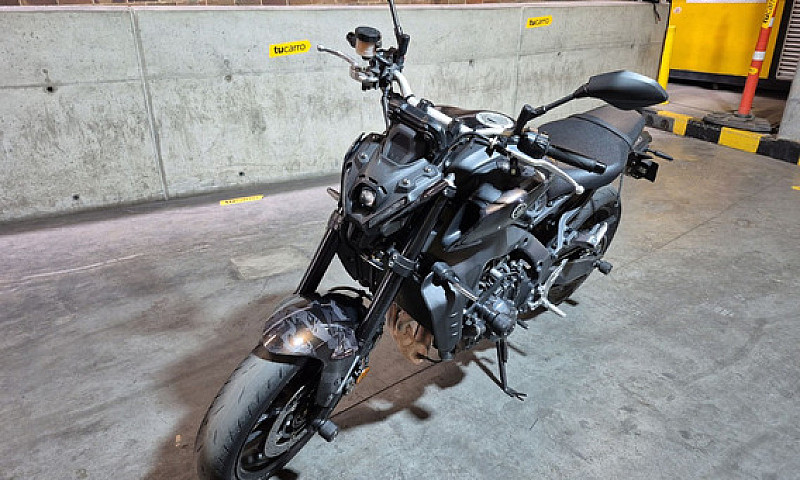 Yamaha Mt09 ...