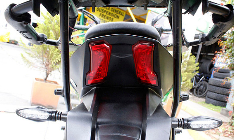 Bajaj Dominar 400 Ug...