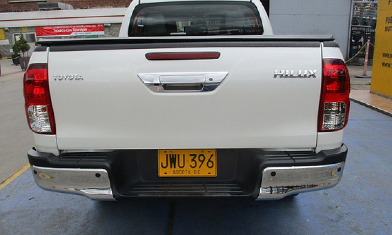 Toyota Hilux  4X4 24...