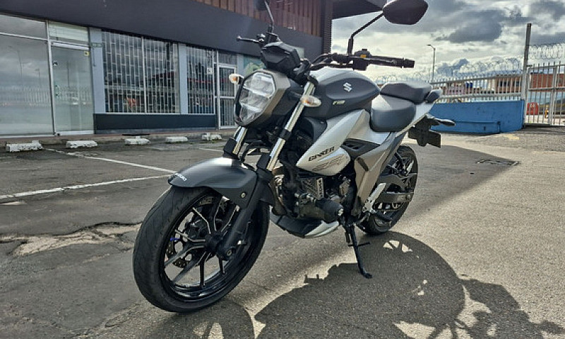 Suzuki Gixxer 250 ...