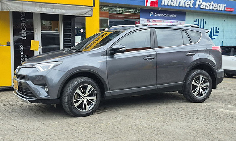 Toyota Rav4 2.0 Stre...