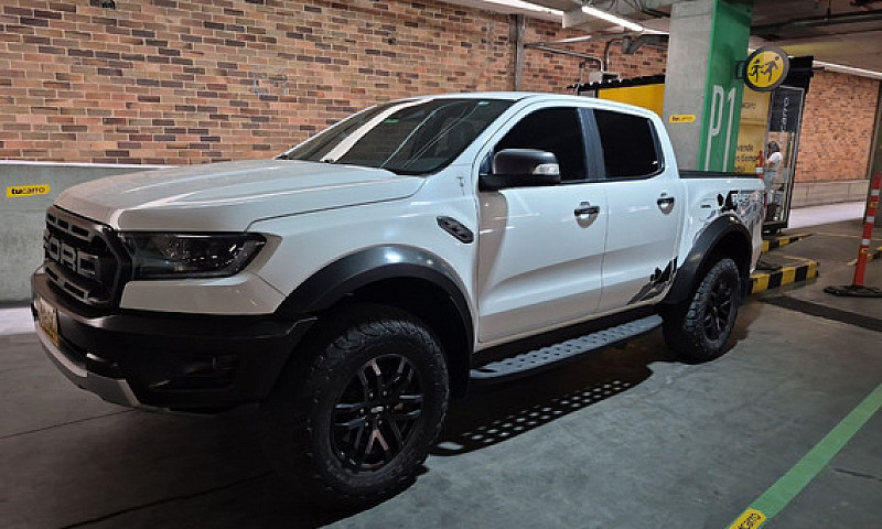 Ford Ranger Raptor 2...