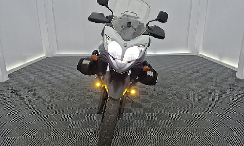 Suzuki V-Strom Dl650...