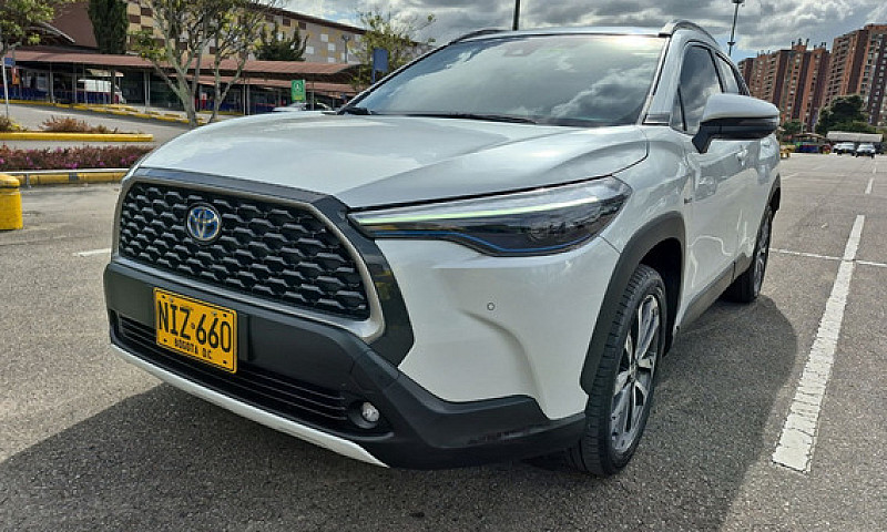 Toyota Corolla Cross...