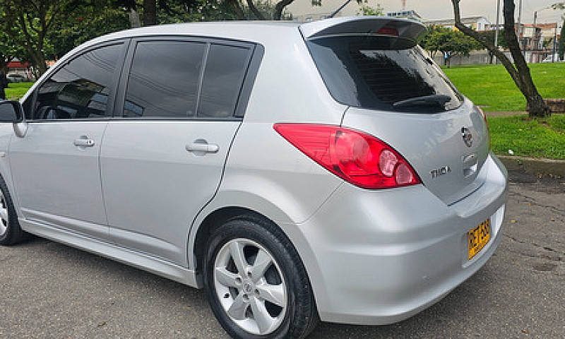 Nissan Tiida Hb 1.8 ...