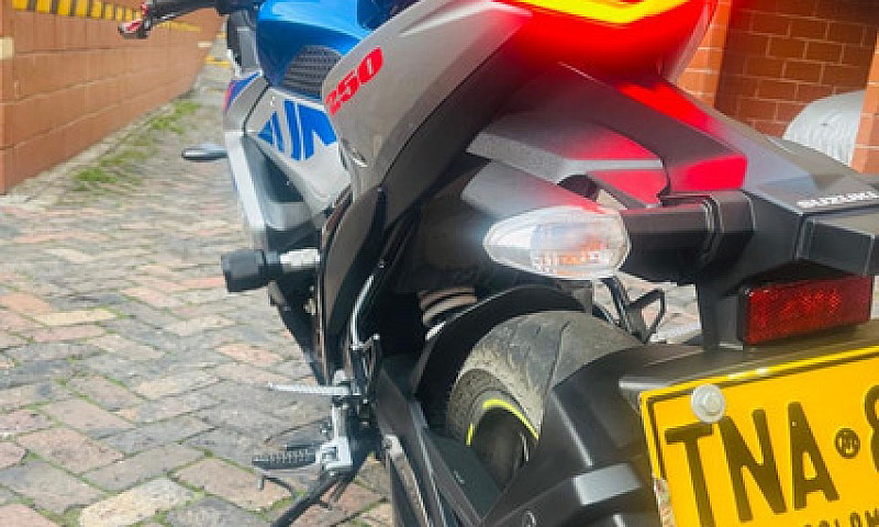 Gixxer 250 Sf Modelo...