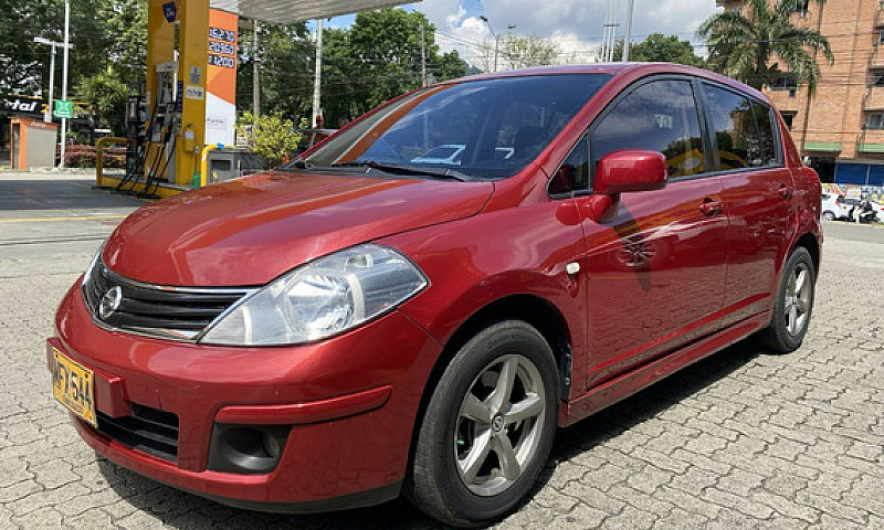 Nissan Tiida 1.8 Emo...