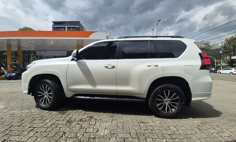 Toyota Prado 3.0 Tx-...