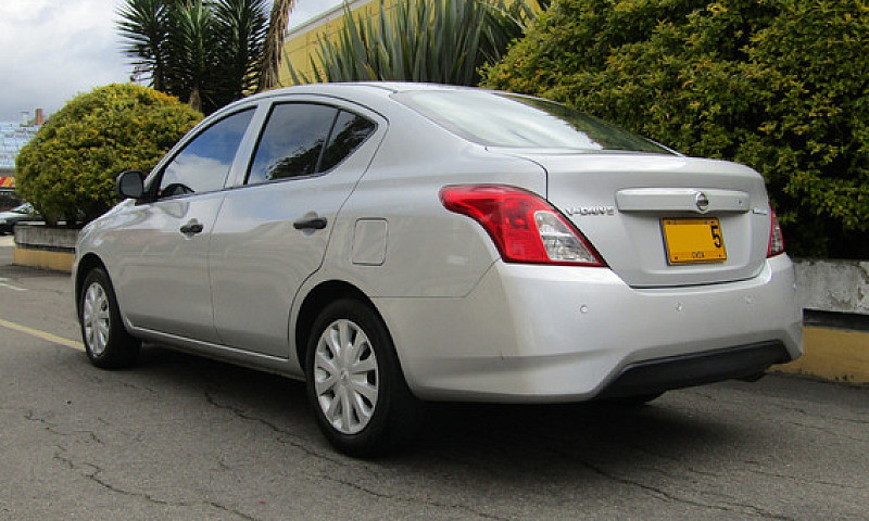 Nissan Versa 1.6 V-D...