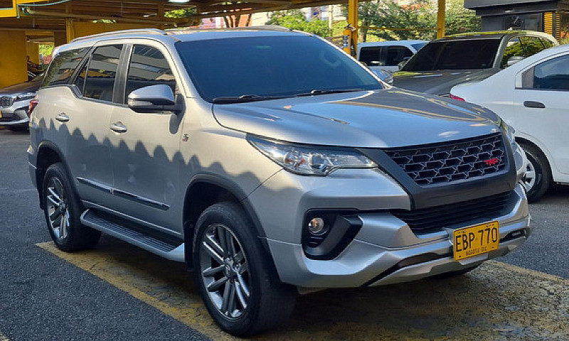Toyota Fortuner 2.7 ...