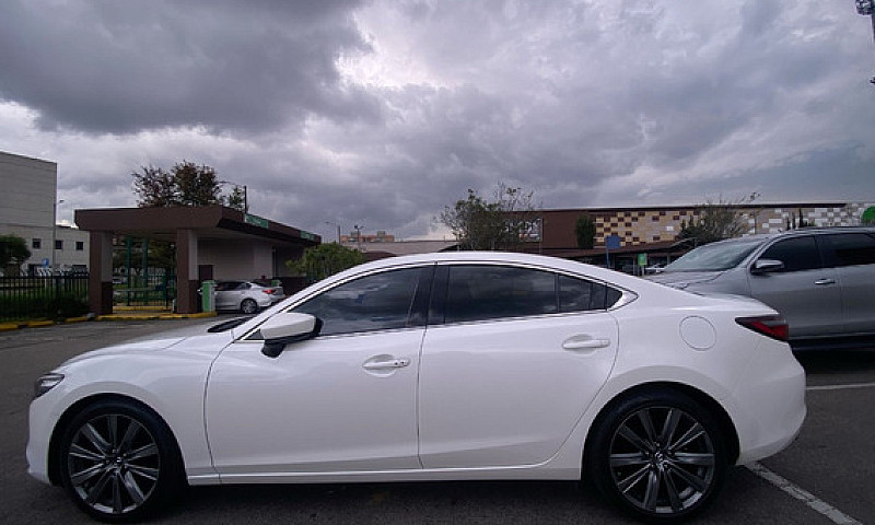 Mazda 6 2.5 Signatur...