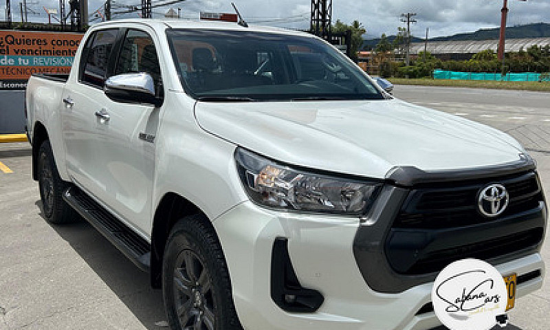 Toyota Hilux 2.4L...