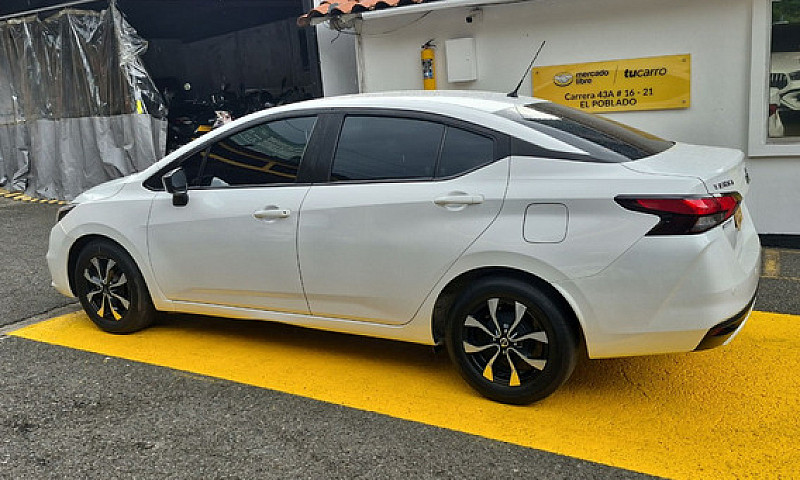 Nissan Versa 1.6 Sen...