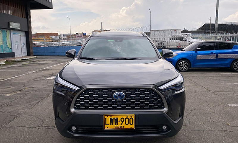 Toyota Corolla Cross...