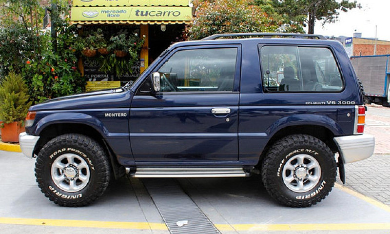 Mitsubishi Montero H...