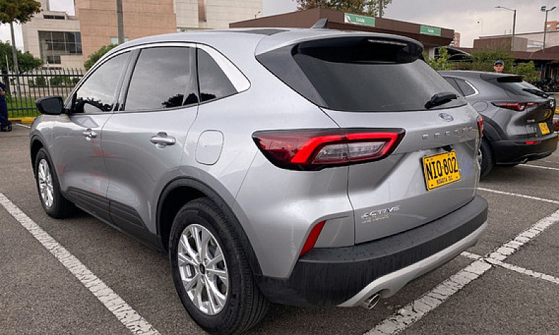 Ford Escape Active 1...