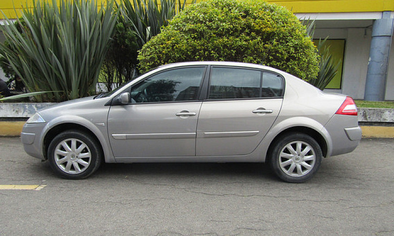 Renault Megane 2 2.0...