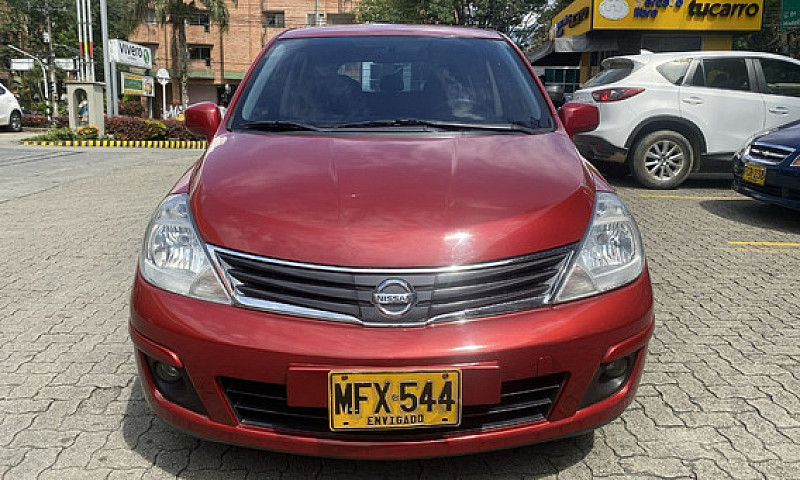 Nissan Tiida 1.8 Emo...