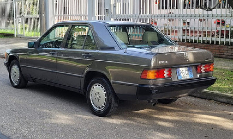 Mercedes-Benz Clase ...