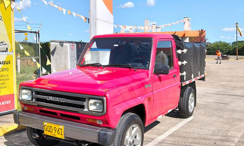 Toyota Hilux 2.3...