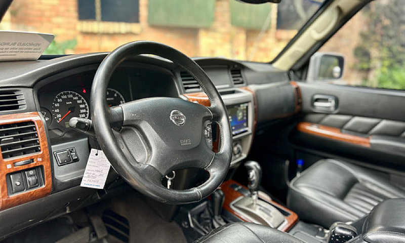 Nissan Patrol 4.8 Y6...