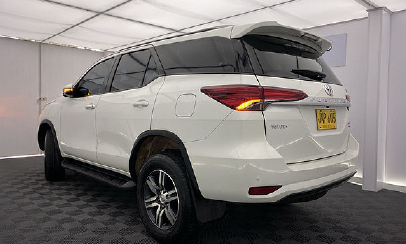 Toyota Fortuner 2.4 ...