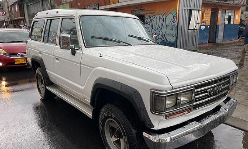 Toyota Land Cruiser ...