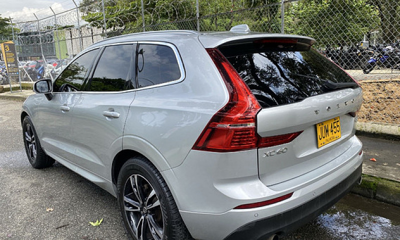 Volvo Xc60 2.0 Momen...