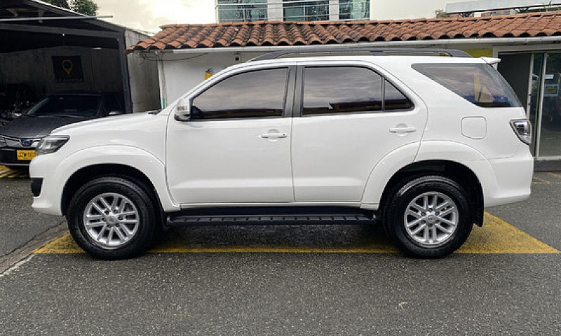 Toyota Fortuner 2.7 ...