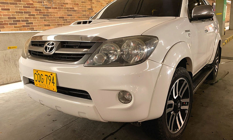 Toyota Fortuner 3.0 ...
