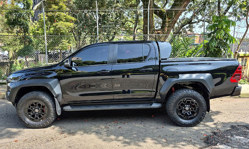 Toyota Hilux 2.8 Grs...