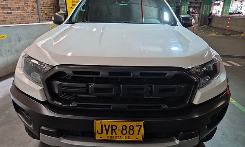 Ford Ranger Raptor 2...