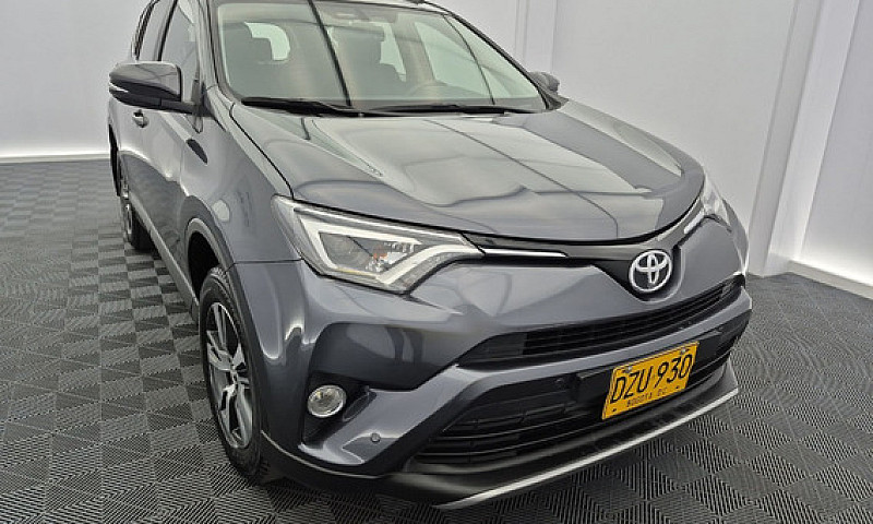 Toyota Rav4 2.0 Stre...