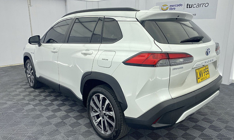 Toyota Corolla Cross...