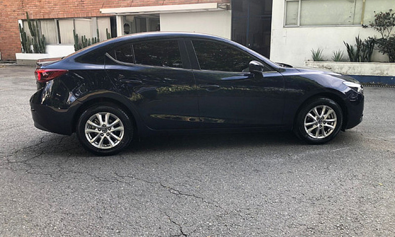 Mazda 3 2.0 Touring...