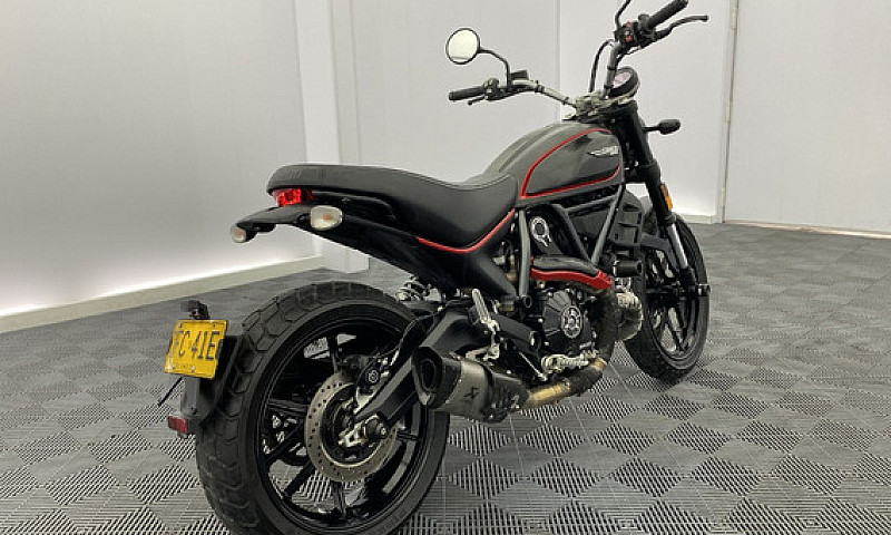 Ducati Scrambler 800...