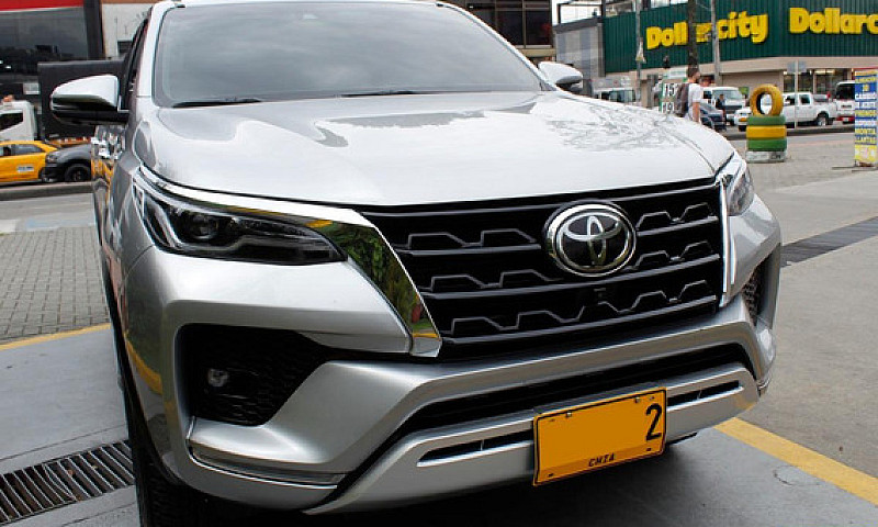 Toyota Fortuner Srv ...