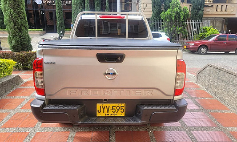 Nissan Frontier 2.5 ...