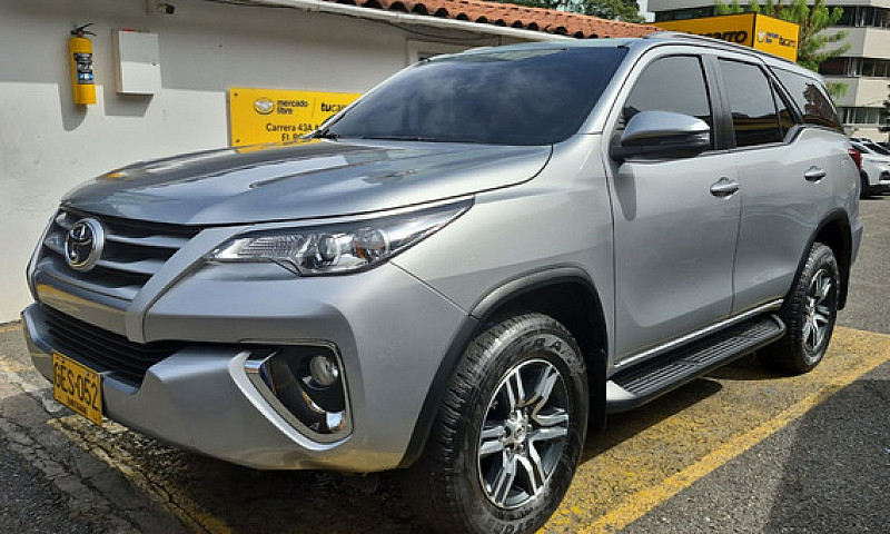 Toyota Fortuner 2.4 ...