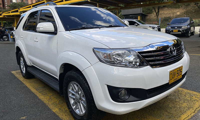 Toyota Fortuner 2.7 ...