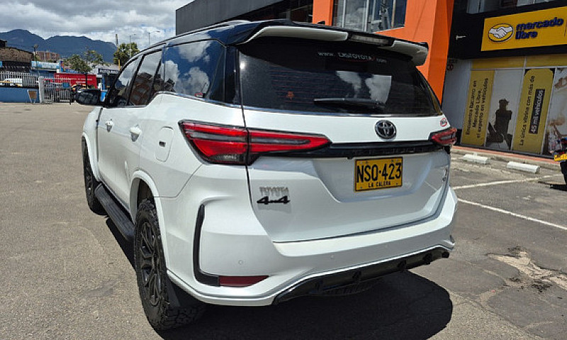 Toyota Fortuner 2.8 ...