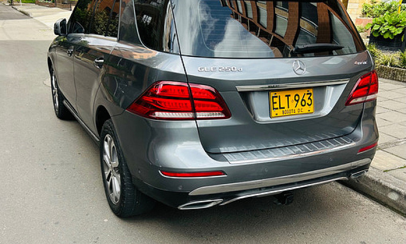 Mercedes-Benz Clase ...