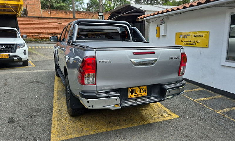 Toyota Hilux 2.4 Sr ...