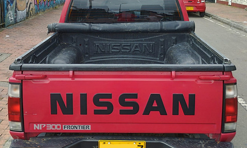 Nissan Np300 Frontie...