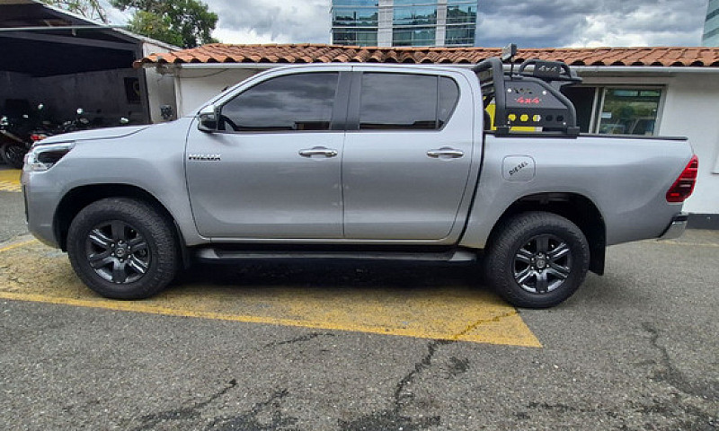 Toyota Hilux 2.4 Mt ...