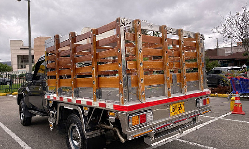 Toyota Land Cruiser ...