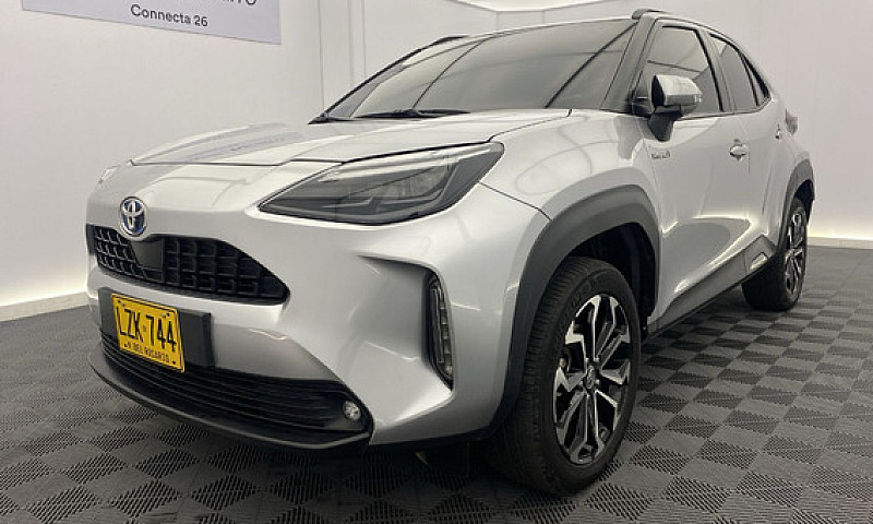 Toyota Yaris Cross 1...